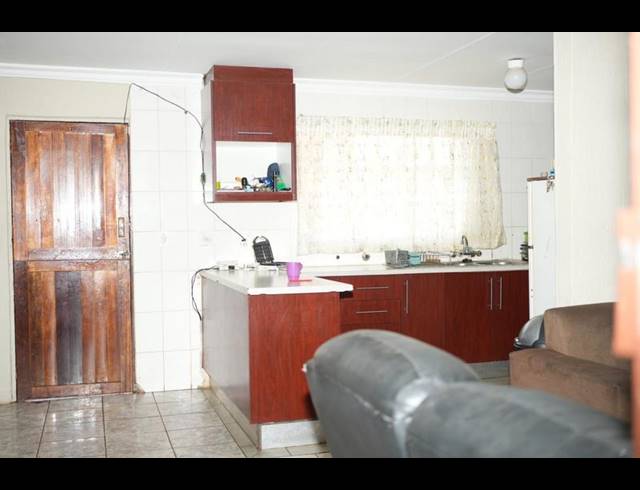 3 BEDROOM HOUSE FOR SALE IN DAWN PARK